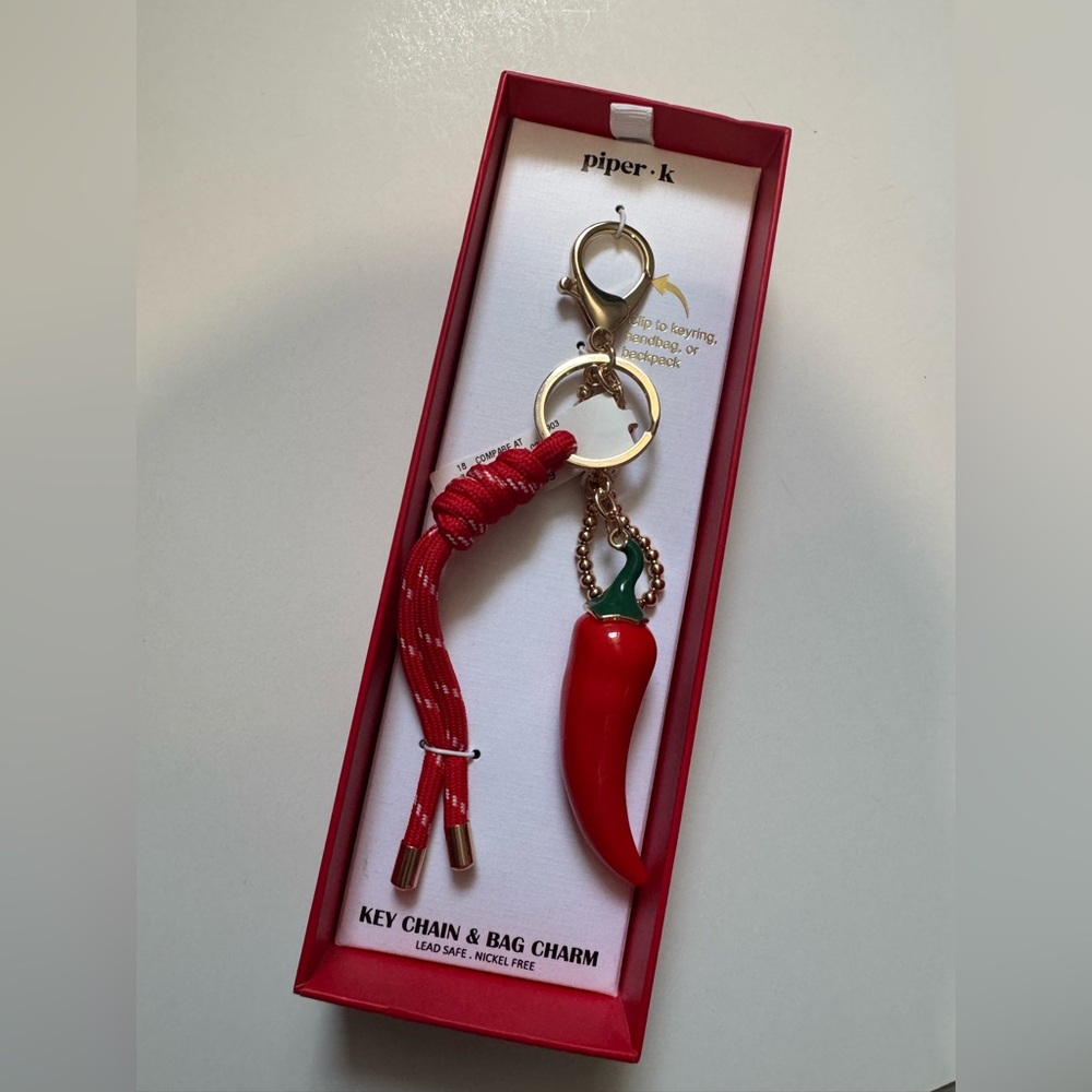 Viral Piper K Red and Green Pepper Keychain